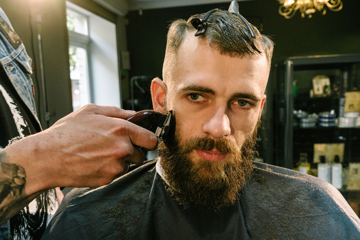 Clipper line-up on a full beard